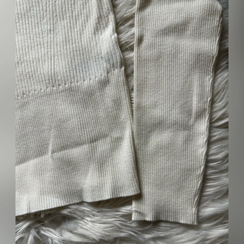 Banana Republic lenzing ecovero serene sweater
